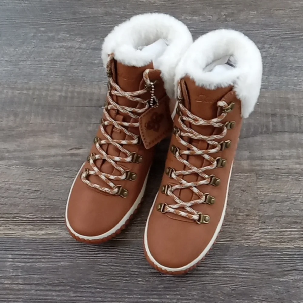 Skechers Women's Boots-NEW